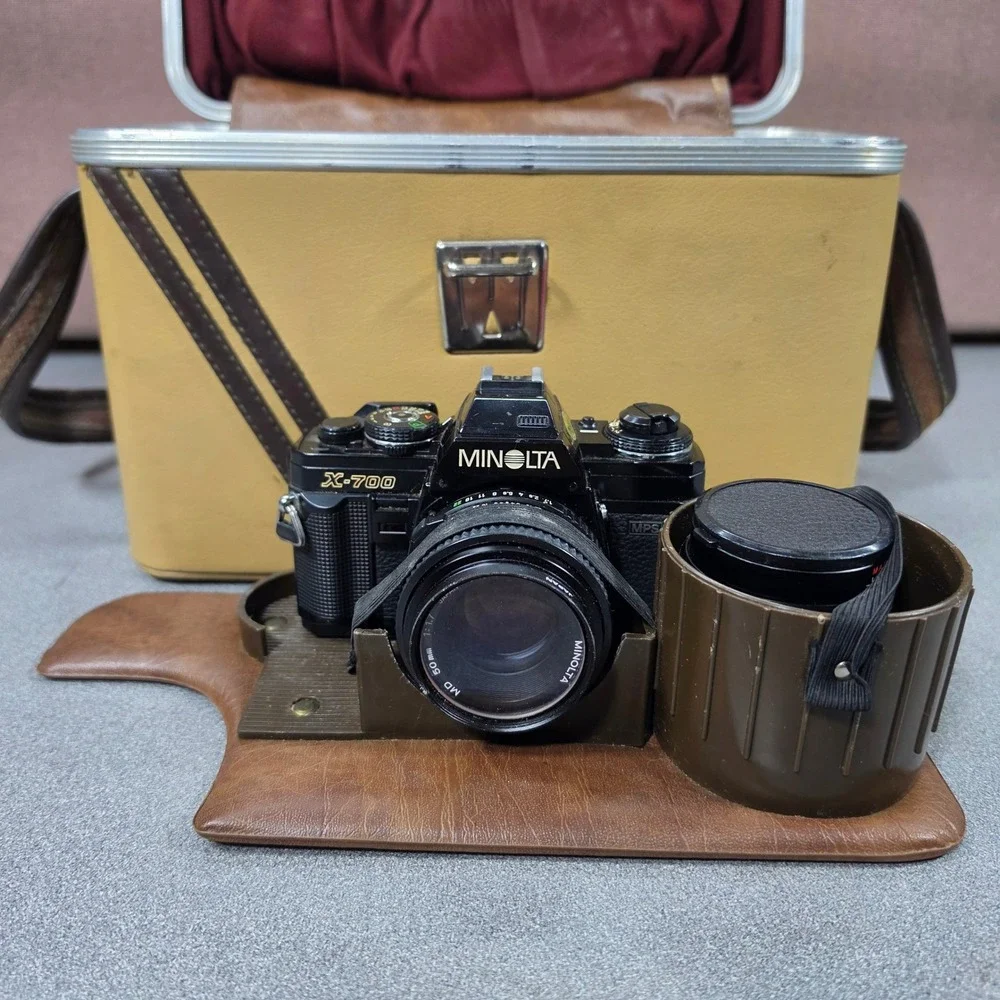 Minolta X-700 SLR 35mm Film Camera Kit MD 50mm 1.7 28mm Macro Bundle Works!